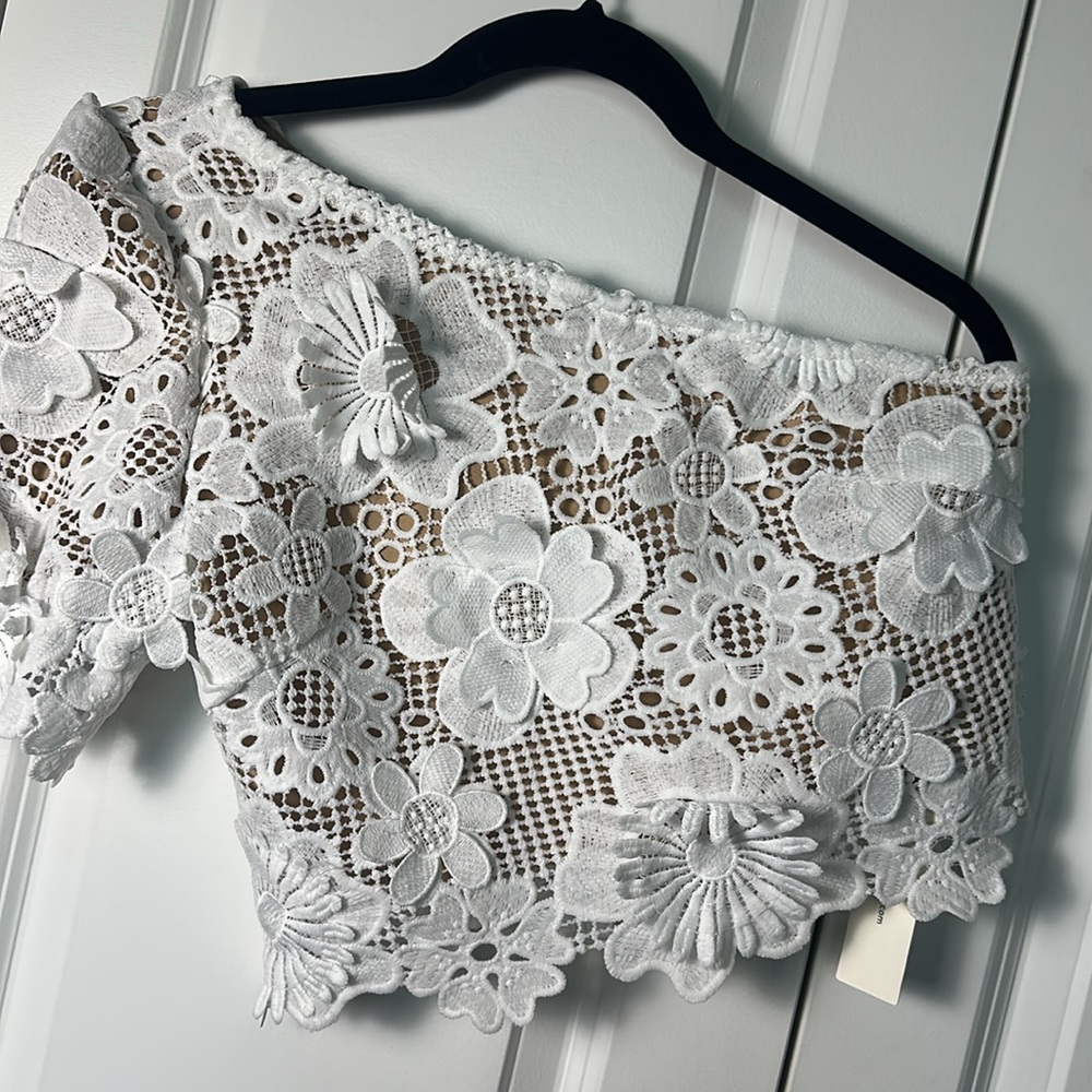 NEW COMMENSE Asymmetrical Floral Lace Top Skirt Set - Picture 7 of 7